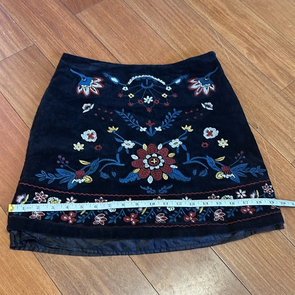 Corduroy Embroidered Mini Skirt - Picture 7 of 8